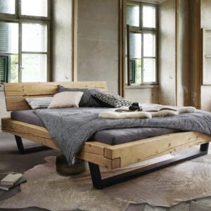Odin Snedker Bjælke Sengeramme med Gavl og Metalben i Massiv FSC Grantræ fra Organic Sleep